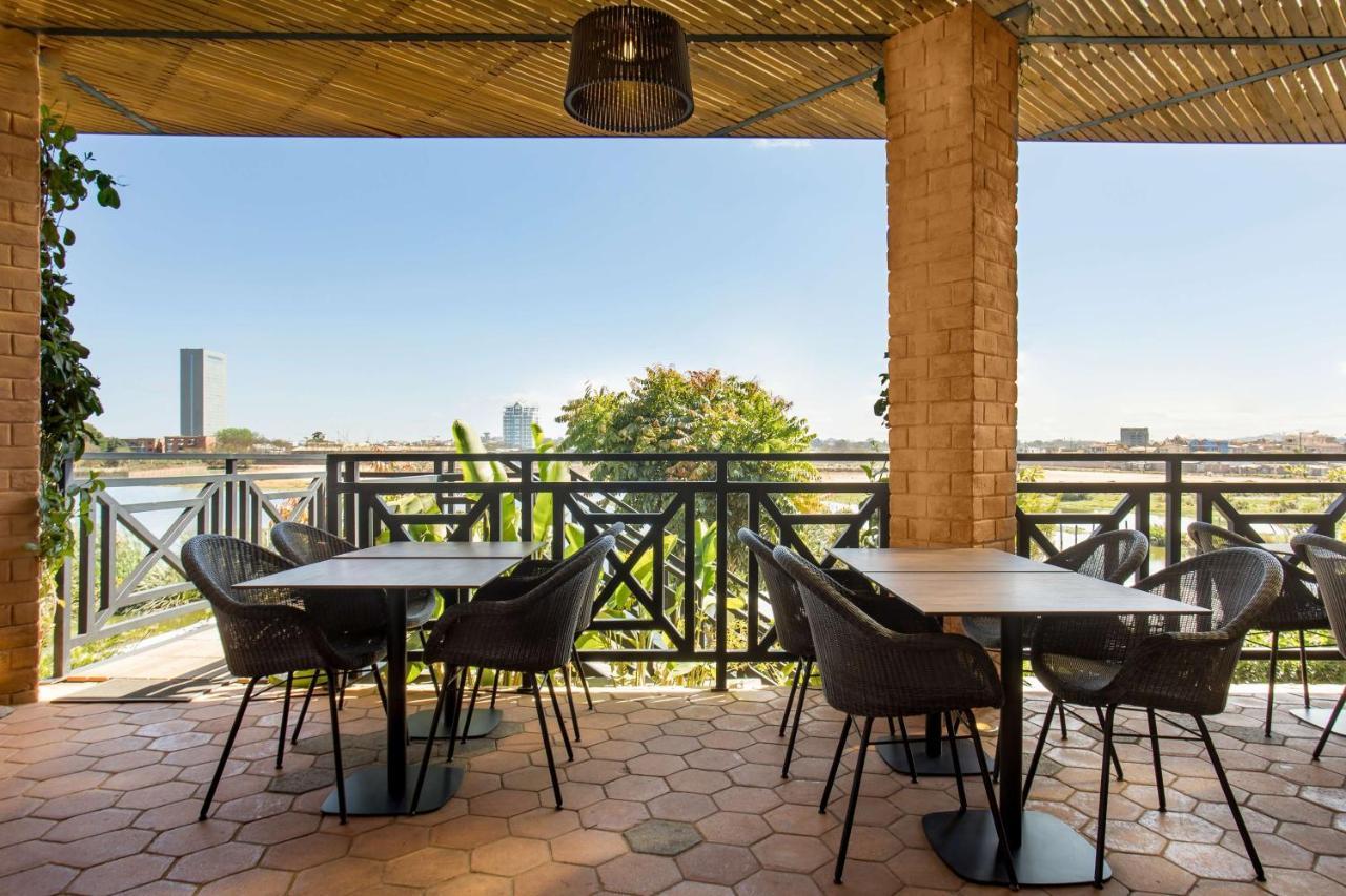 Radisson Hotel Tamboho Waterfront Antananarivo Dış mekan fotoğraf