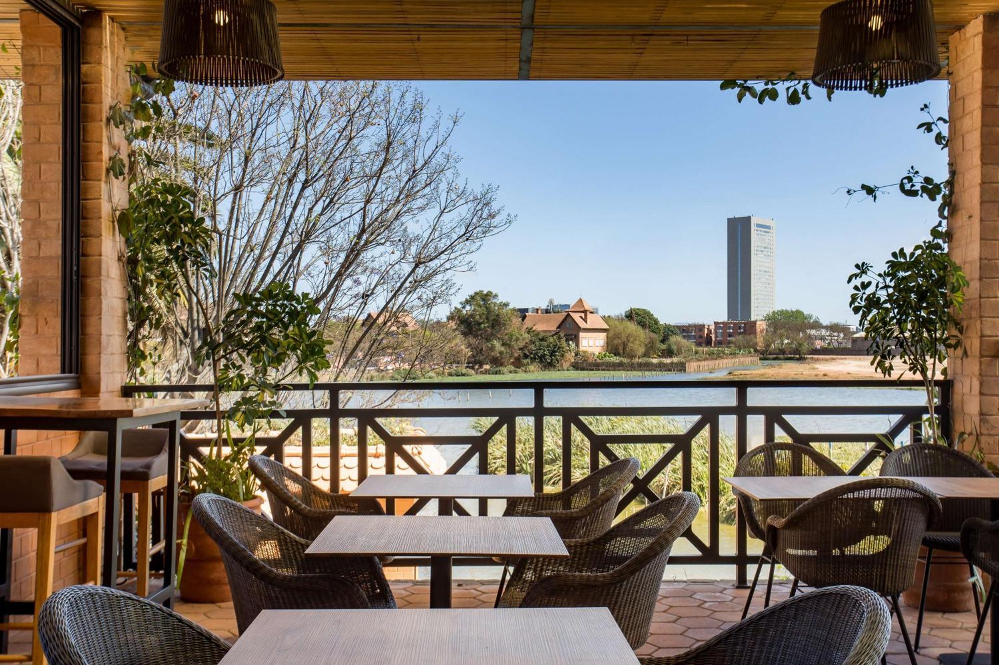 Radisson Hotel Tamboho Waterfront Antananarivo Dış mekan fotoğraf
