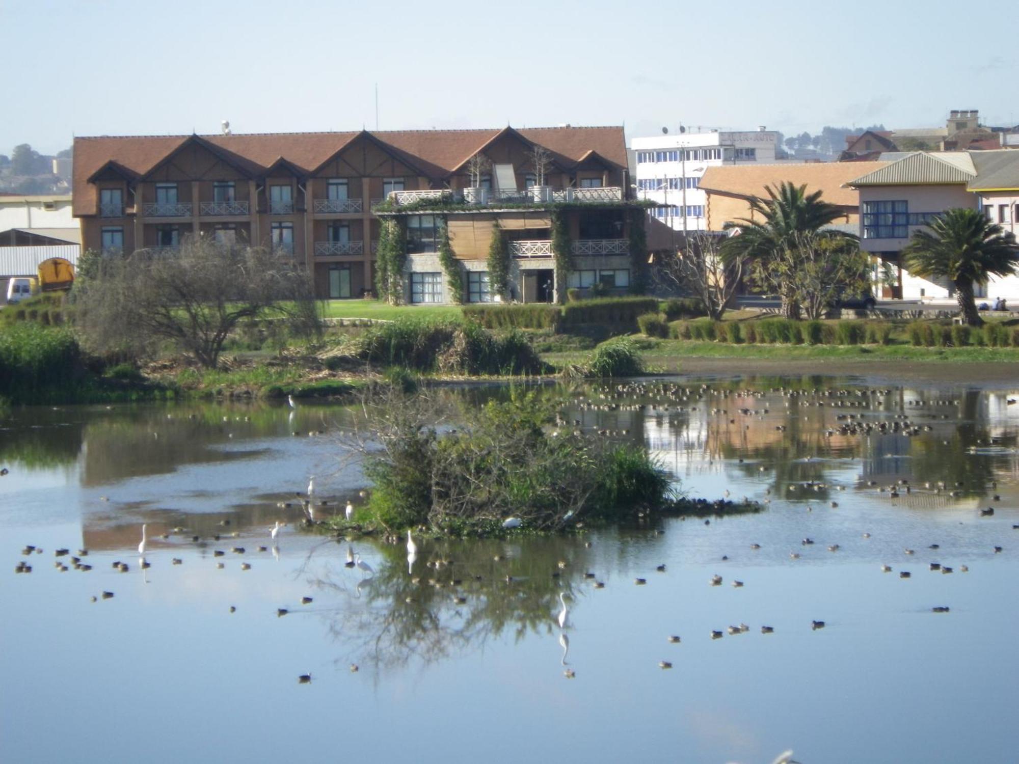 Radisson Hotel Tamboho Waterfront Antananarivo Dış mekan fotoğraf